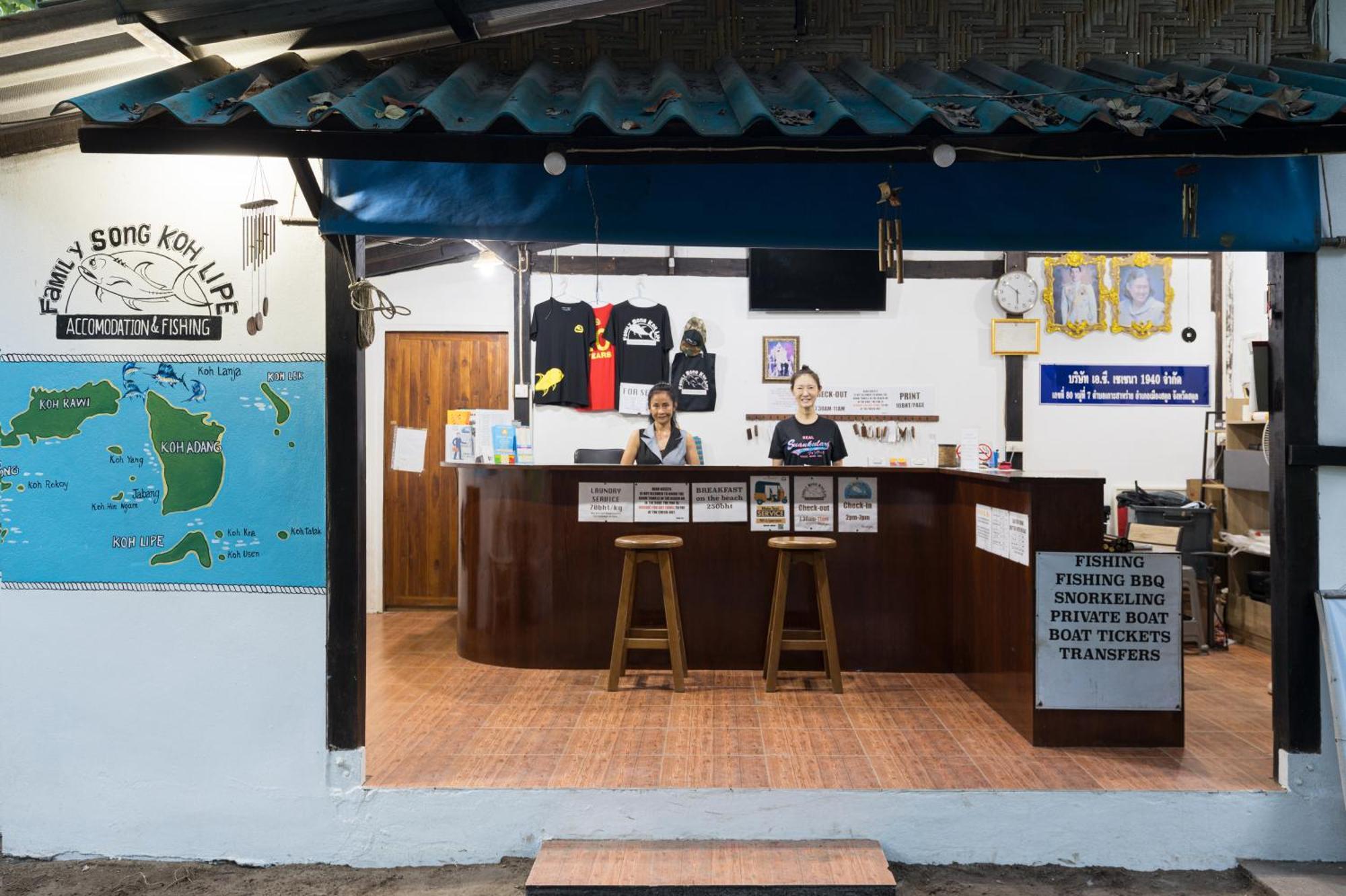 Family Song Koh Lipe Hotel ภายนอก รูปภาพ