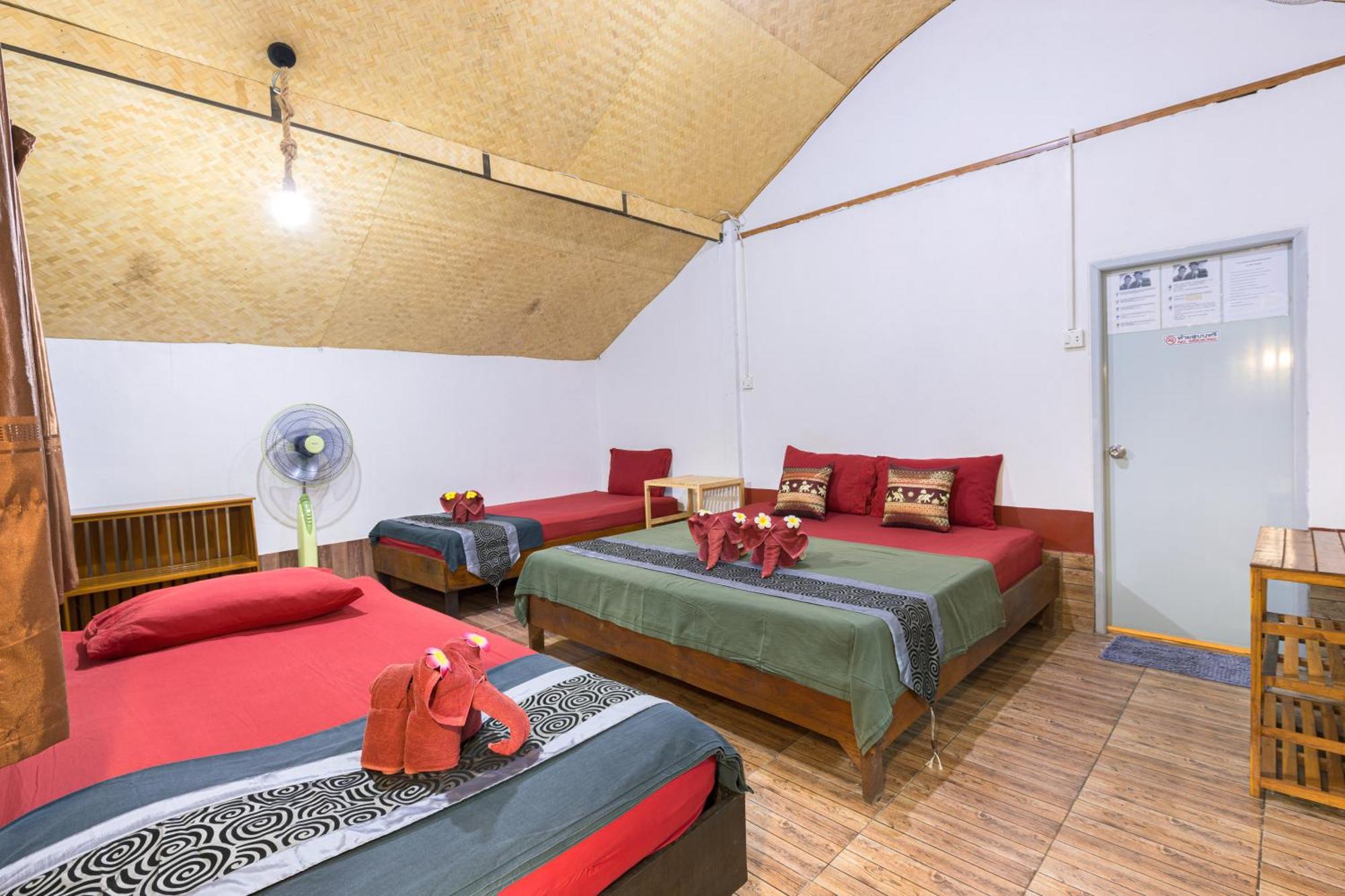 Family Song Koh Lipe Hotel ภายนอก รูปภาพ